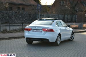 Jaguar XE 2018 2.0 250 KM