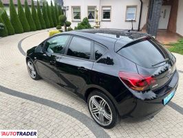 Opel Astra 2012 1.4 140 KM