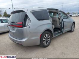 Chrysler Pacifica 2021 3