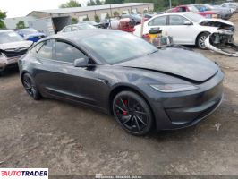 Tesla Model 3 - zobacz ofertę