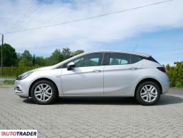 Opel Astra 2018 1.4 100 KM
