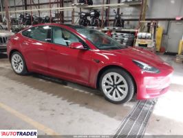 Tesla Model 3 - zobacz ofertę