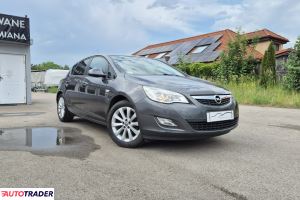 Opel Astra 2012 1.4 140 KM