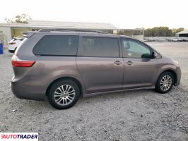 Toyota Sienna 2020 3