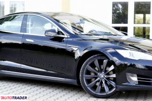 Tesla Model S 2014 387 KM