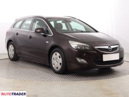 Opel Astra 2011 1.4 138 KM