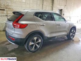 Volvo XC40 2025 2