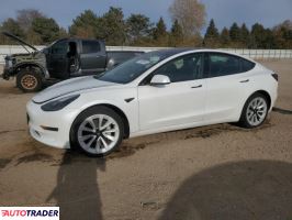 Tesla Model 3 - zobacz ofertę