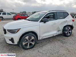 Volvo XC40 2025 2