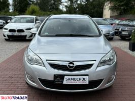 Opel Astra 2011 1.4 101 KM