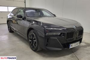 BMW 750 2022 3.0 286 KM