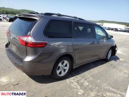 Toyota Sienna 2020 3