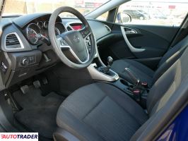 Opel Astra 2011 1.4 100 KM