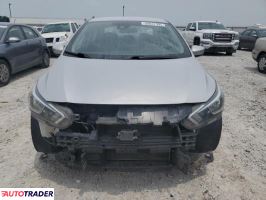 Nissan Versa 2020 1