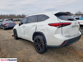 Toyota Highlander 2022 3