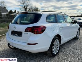 Opel Astra 2011 1.4 101 KM