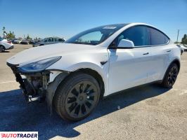 Tesla Model Y - zobacz ofertę
