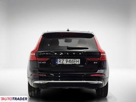 Volvo XC60 2023 2.0 197 KM