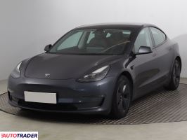 Tesla Model 3 2021 434 KM