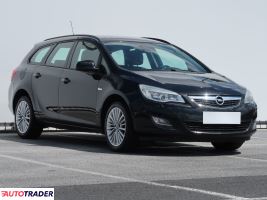 Opel Astra 2011 1.4 138 KM