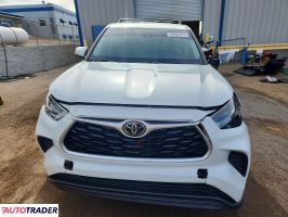 Toyota Highlander 2022 3