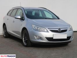 Opel Astra 2011 1.4 138 KM