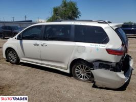 Toyota Sienna 2020 3