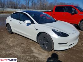 Tesla Model 3 2022