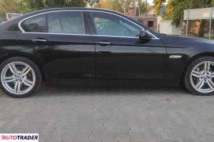 BMW 530 2011 3.0 245 KM