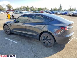 Tesla Model 3 2025