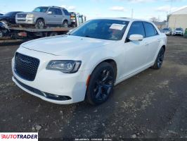 Chrysler 300C 2023 3