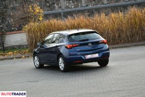 Opel Astra 2020 1.2 110 KM