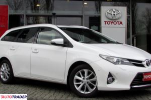 Toyota Auris 2014 1.6 132 KM Toyota Auris 2014 1.6 132 KM