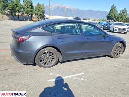 Tesla Model 3 2025