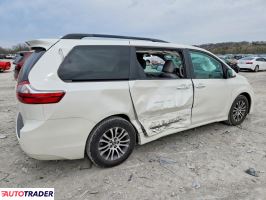 Toyota Sienna 2020 3