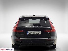 Volvo V60 2021 2.0 197 KM