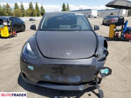 Tesla Model Y 2025 Tesla Model Y 2025