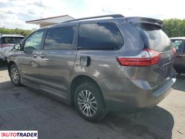 Toyota Sienna 2019 3