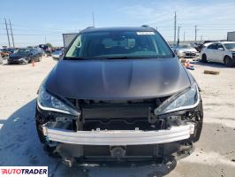 Chrysler Pacifica 2019 3