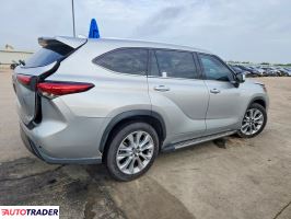 Toyota Highlander 2021 3