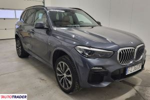 BMW X5 2021 3.0 286 KM