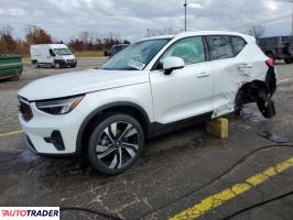 Volvo XC40 - zobacz ofertę