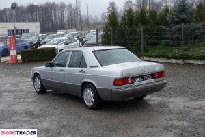 Mercedes W-201 (190) 1989 2.0 118 KM