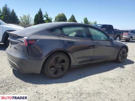 Tesla Model 3 2024