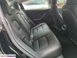 Tesla Model 3 2020 175 KM