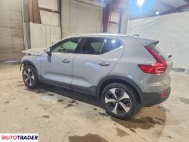 Volvo XC40 2025 2