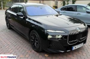 BMW 730 2024 3.0 340 KM