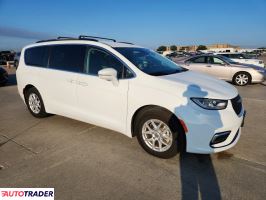 Chrysler Pacifica 2022 3