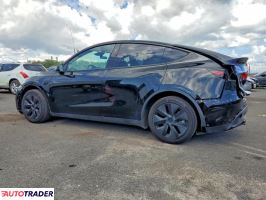 Tesla Model Y 2025