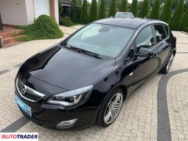 Opel Astra 2012 1.4 140 KM